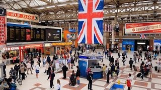 A Walk Through The London Victoria Station London England [upl. by Ailedamla]